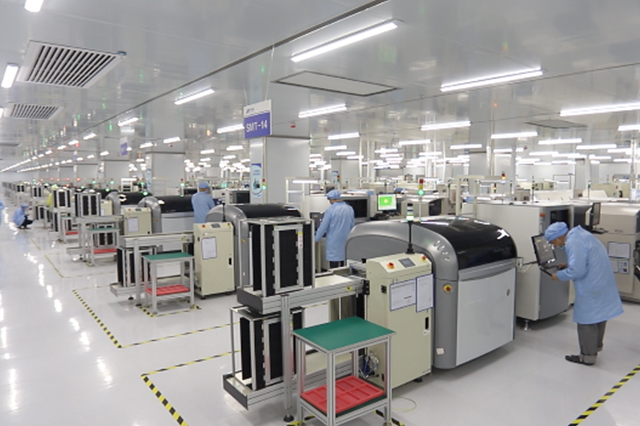 AI智能機器人主板貼片SMT生產(chǎn)車間配線